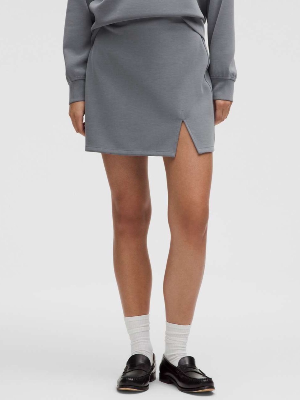 Lululemon Softstreme High-Rise Mini Skirt
Solar Grey